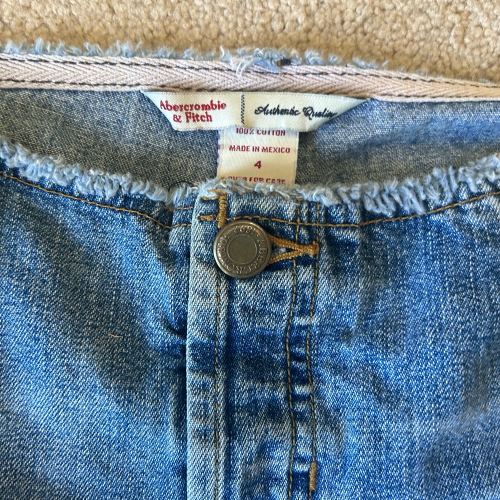 Abercrombie & fitch denim short shorts in mint condition size 4 - Picture 4 of 4